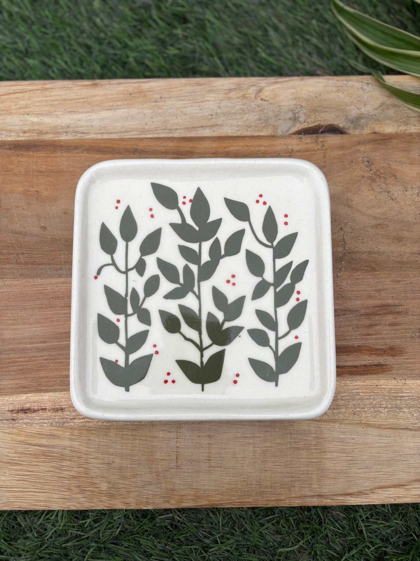 Evergreen Berry Cup & Saucer