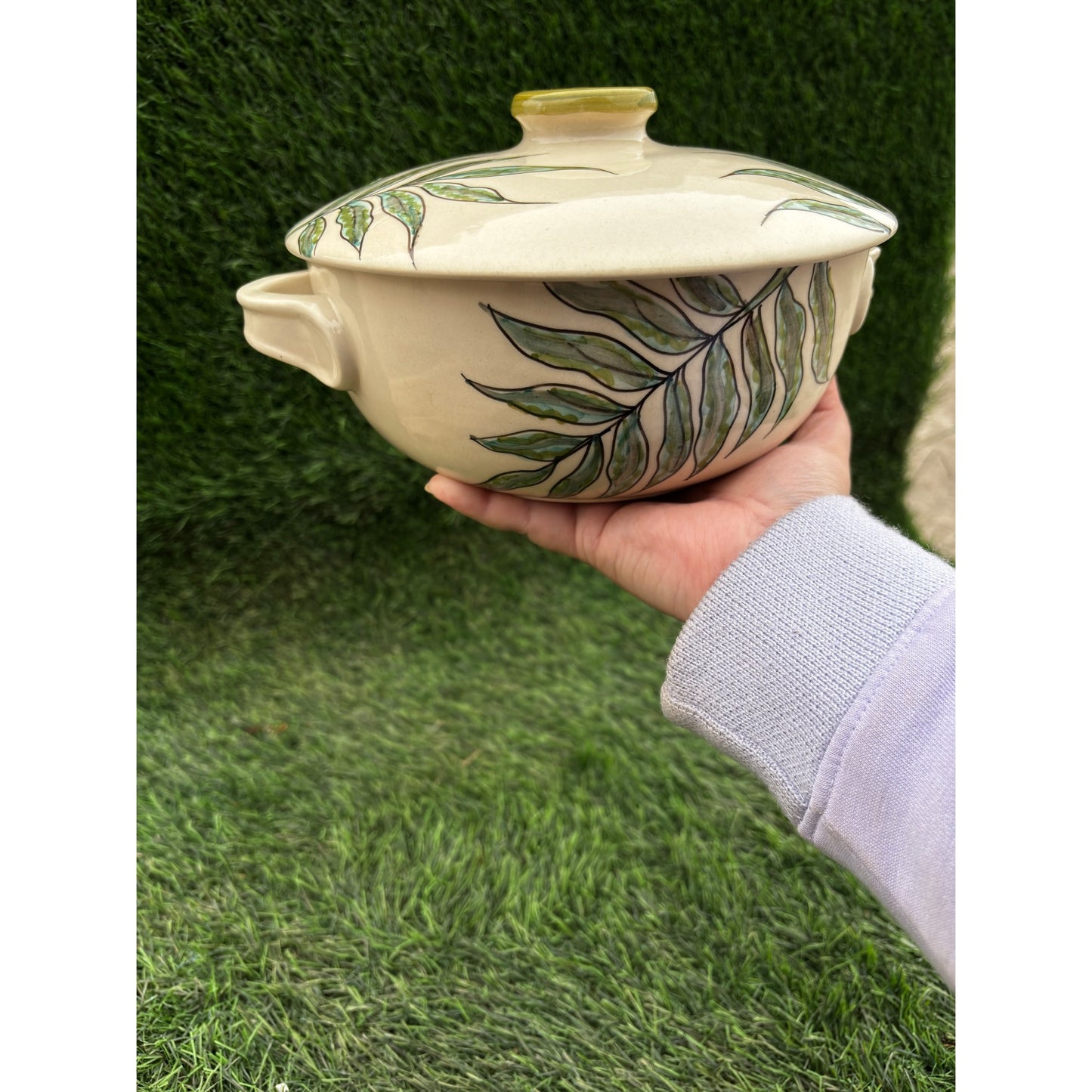 The Green Vine Serving Pot