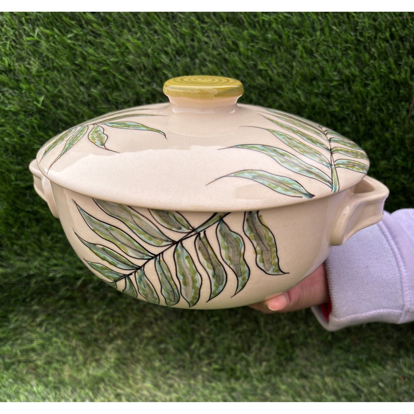 The Green Vine Serving Pot